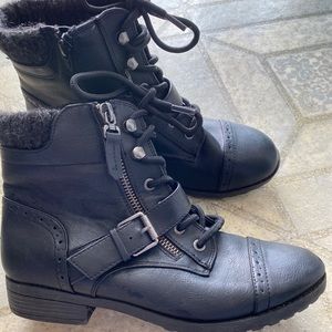 Women’s fashion boot